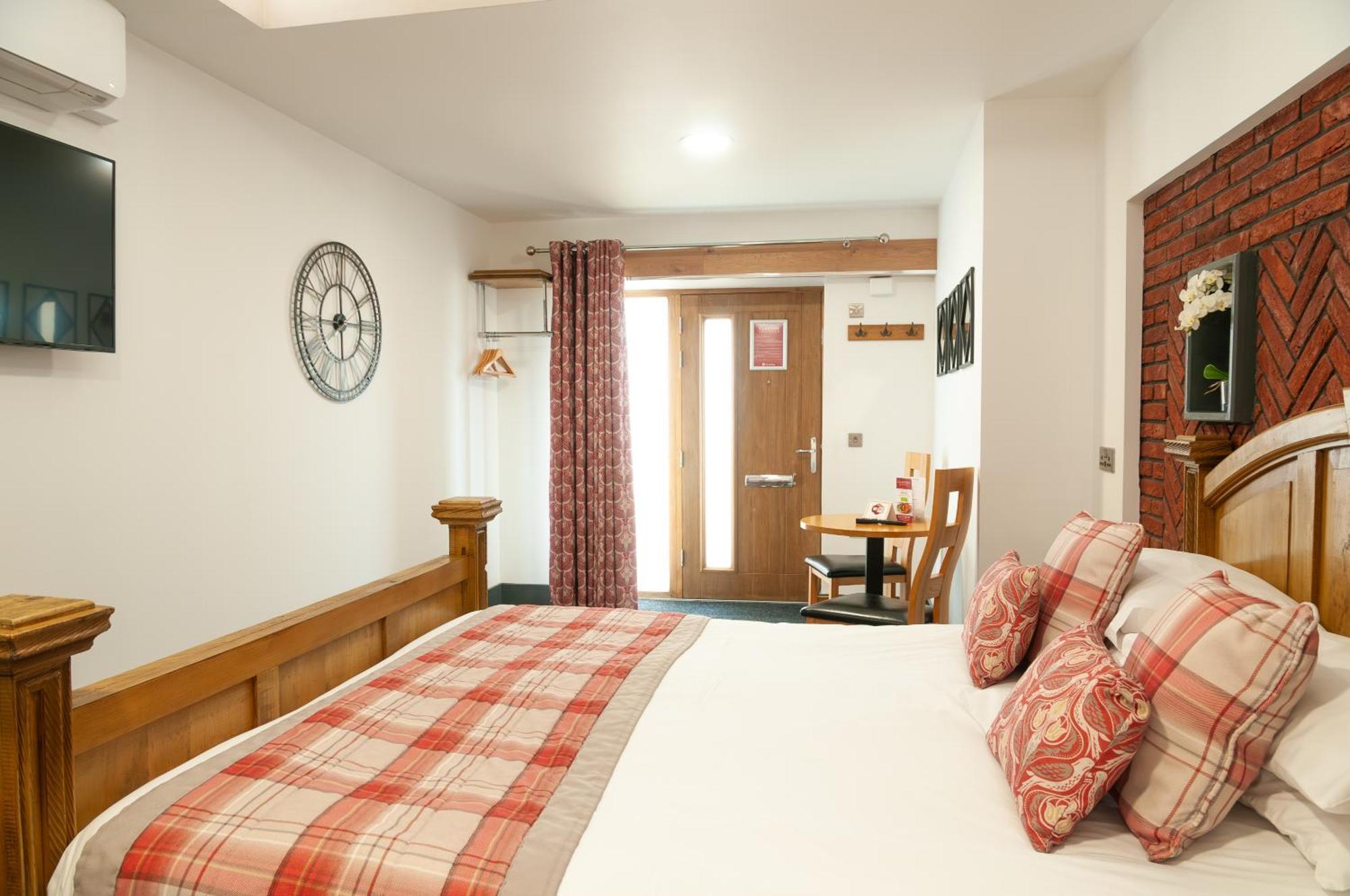 Claxton Hotel